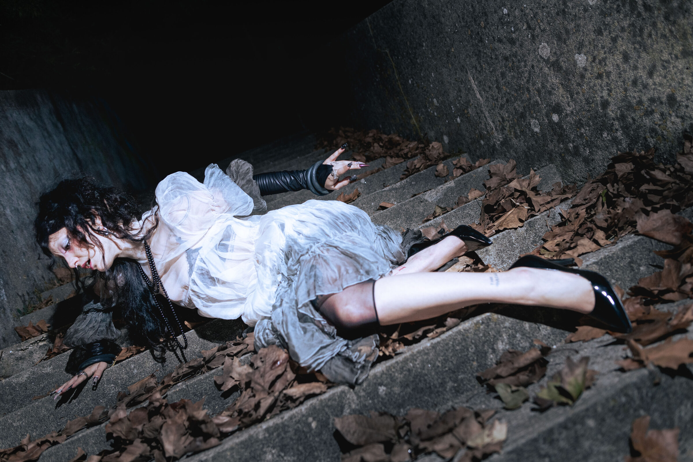 Fashion Editorial - White tulle on autumn steps
